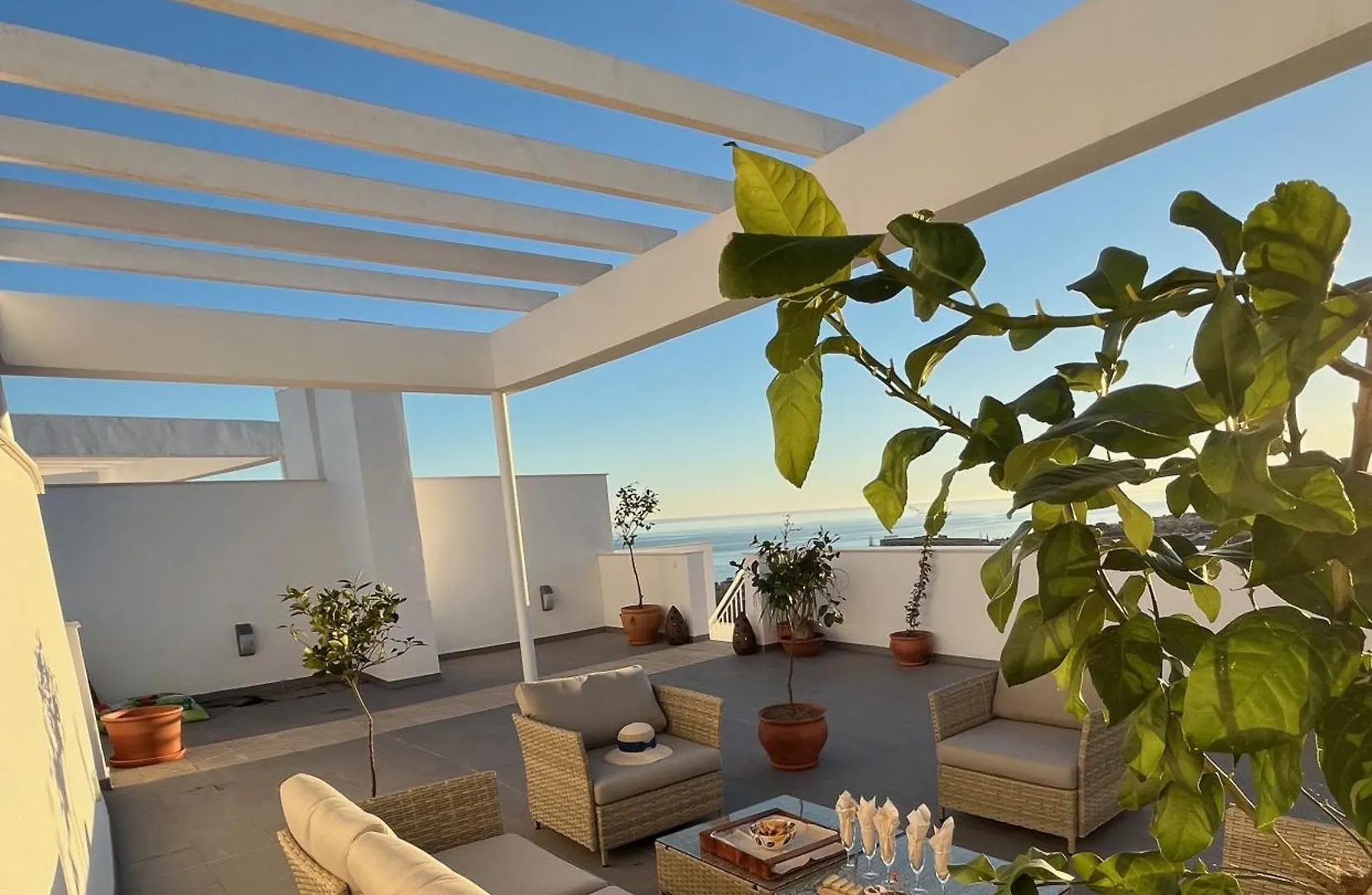 Kontakte von Amazing Penthouse In Costa Del Sol